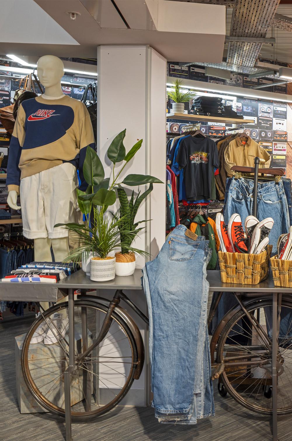 Oxford street vintage outlet shops